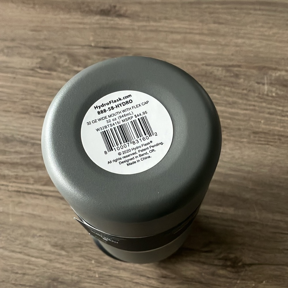 Hydro flask 32oz - Picture 3 of 6